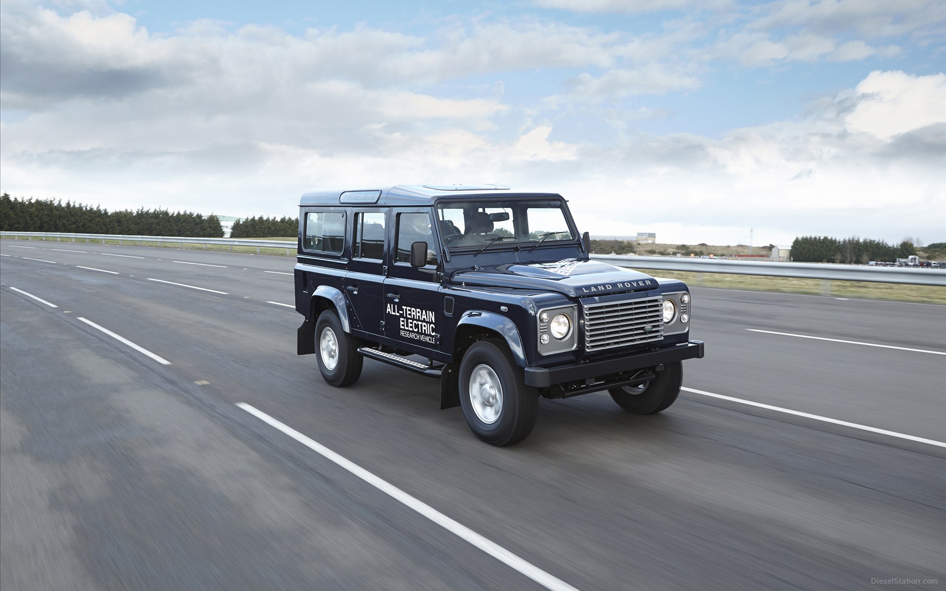 Land Rover Defender Electric Concept 2013